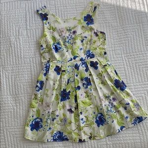 ⭐️ Green, blue, pink & ivory floral mini dress ⭐️